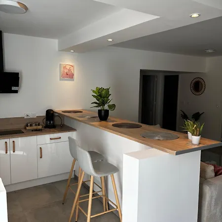 Apartment 2 *